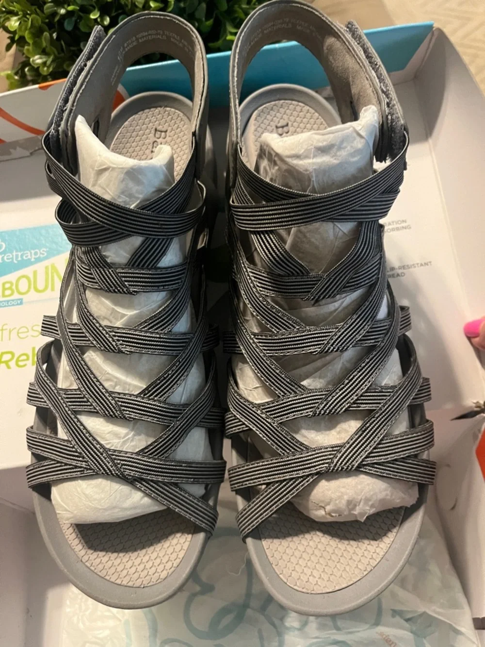 NWT BareTraps Sz 10 Sammie Sandals Grey - Picture 3 of 14